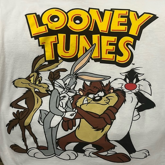 Looney Tunes Other - Looney Tunes Medium Shirt